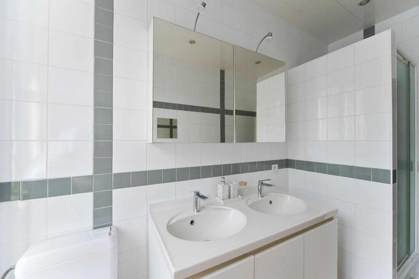 La Chambre De Sam - Chambre Lit 180 Avec Sdb Privee Proche Centre Ville Liège Eksteriør billede
